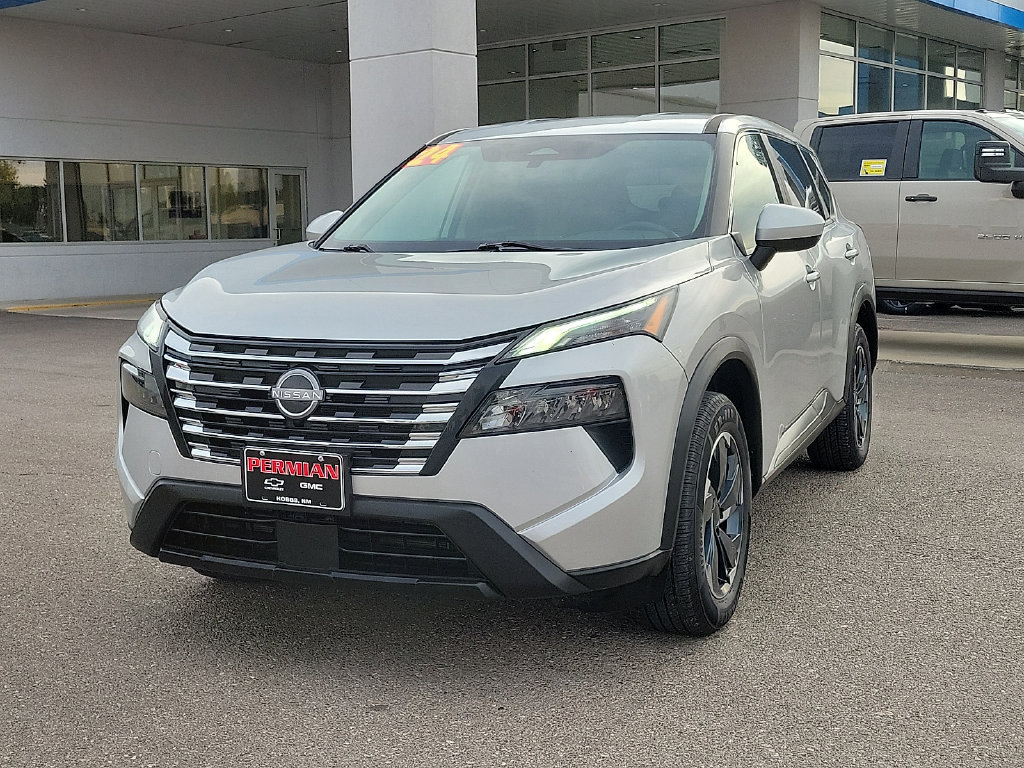 Used 2024 Nissan Rogue SV AWD/4WD image 4
