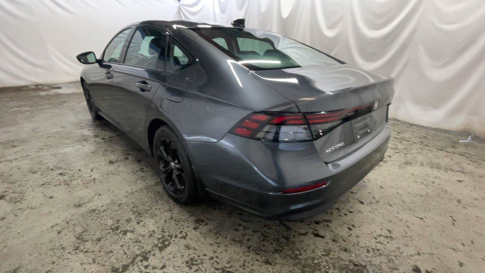 Certified 2025 Honda Accord SE image 9