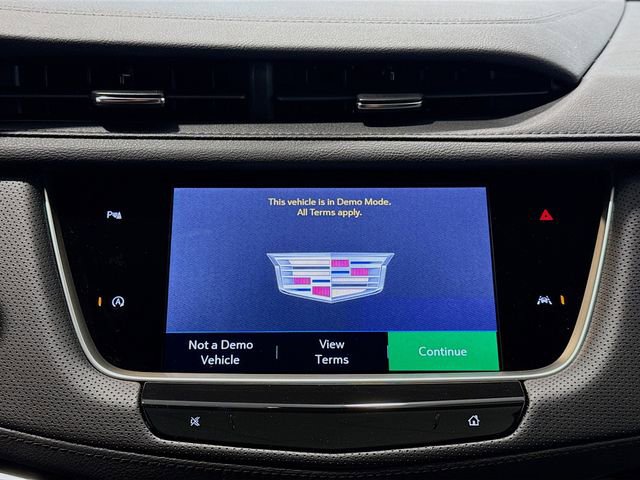 New 2025 Cadillac XT6 Luxury image 12