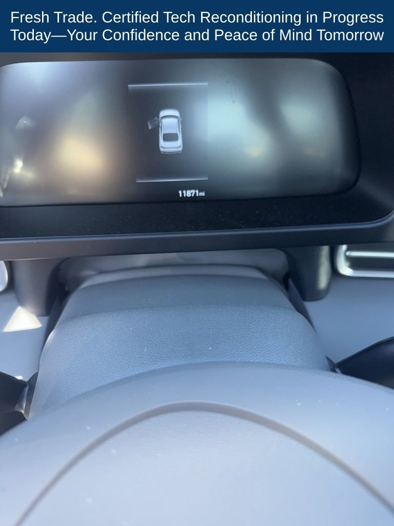 Used 2025 Hyundai Elantra Sport image 1