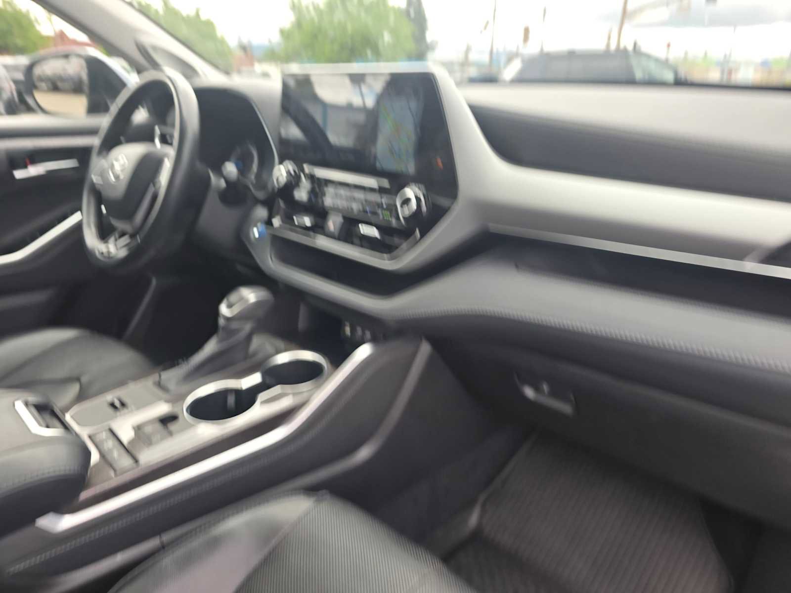 Used 2022 Toyota Highlander Platinum image 12