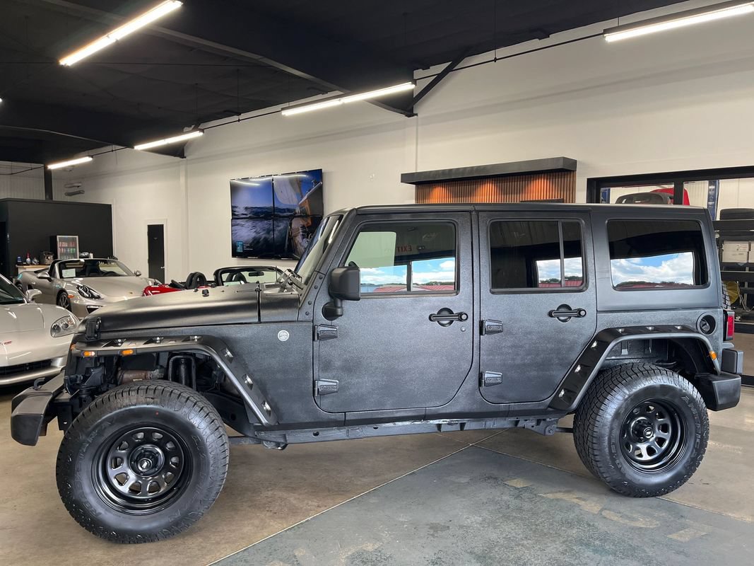 Used 2016 Jeep Wrangler Unlimited Sport AWD/4WD image 3