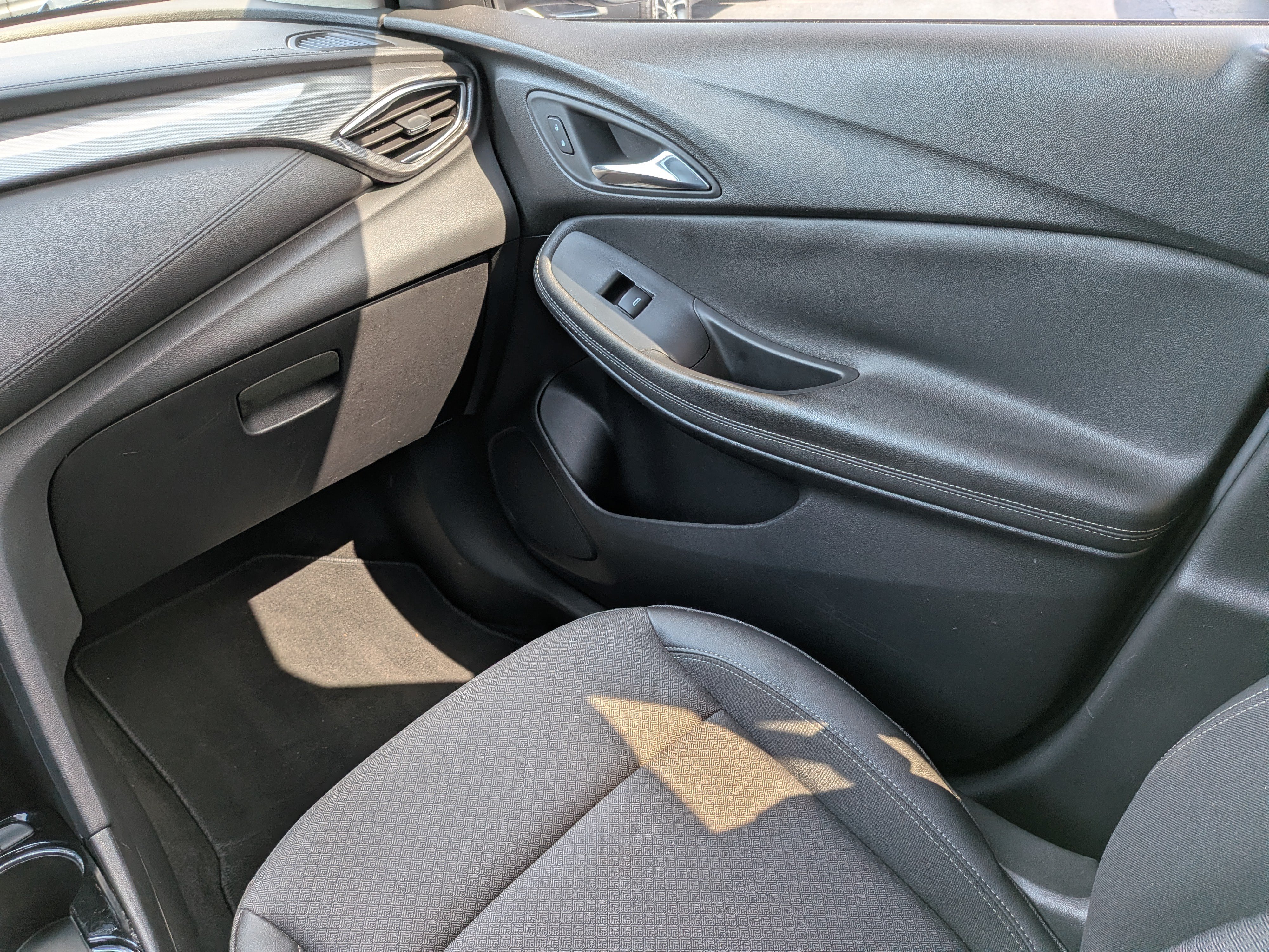 Certified 2023 Buick Encore GX Select FWD image 15