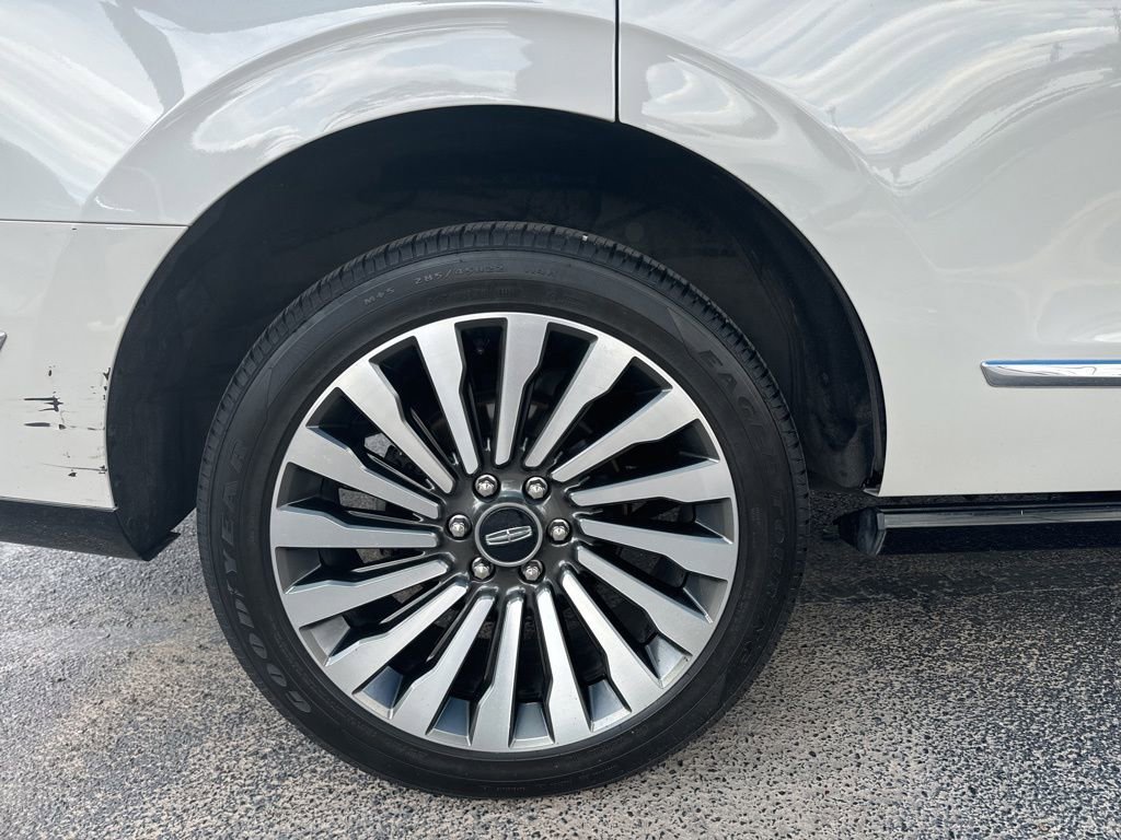 Used 2021 Lincoln Navigator Reserve w/ Luxury Package AWD/4WD image 21
