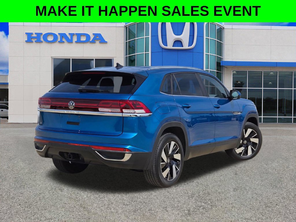 Used 2024 Volkswagen Atlas Cross Sport SE FWD image 3