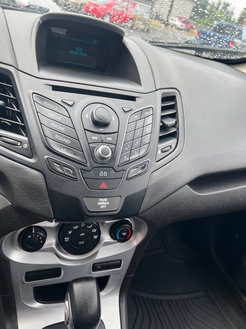 Used 2014 Ford Fiesta SE FWD image 27