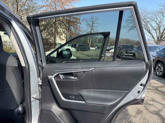 Used 2021 Toyota RAV4 XLE image 29