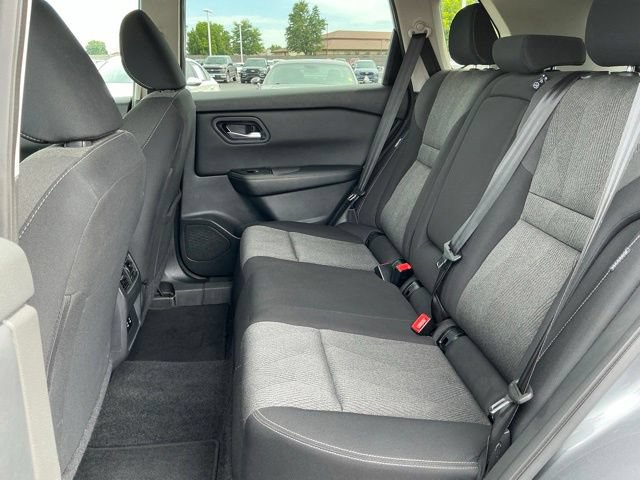 Used 2024 Nissan Rogue SV AWD/4WD image 18