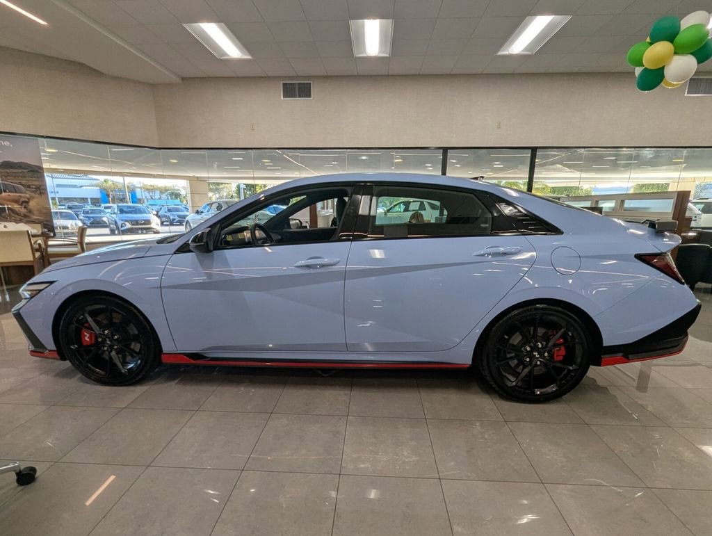Certified 2025 Hyundai Elantra N Base image 4