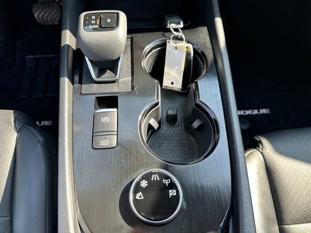 Used 2023 Nissan Rogue SV w/ SV Premium B Package image 35