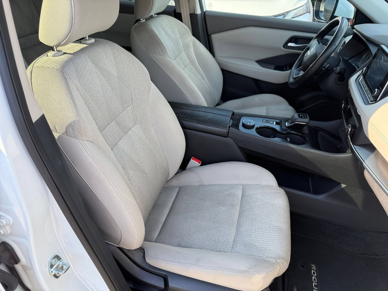 Used 2025 Nissan Rogue SV AWD/4WD image 37
