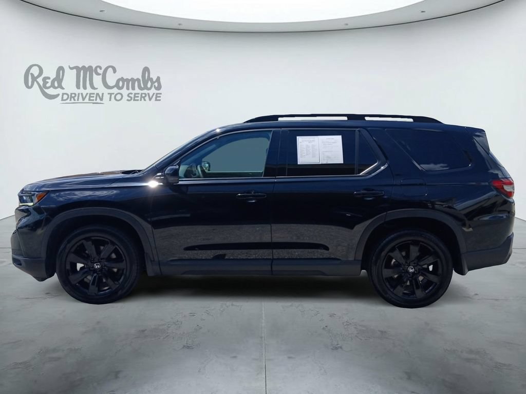 Used 2025 Honda Pilot Black Edition image 2