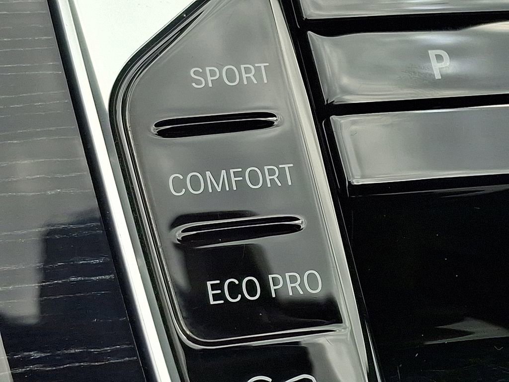 Used 2024 BMW X5 xDrive40i w/ M Sport Package image 23