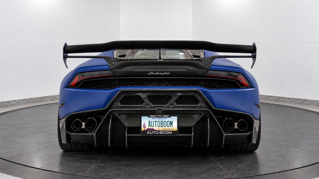 Used 2017 Lamborghini Huracan LP 610-4 AWD/4WD image 3