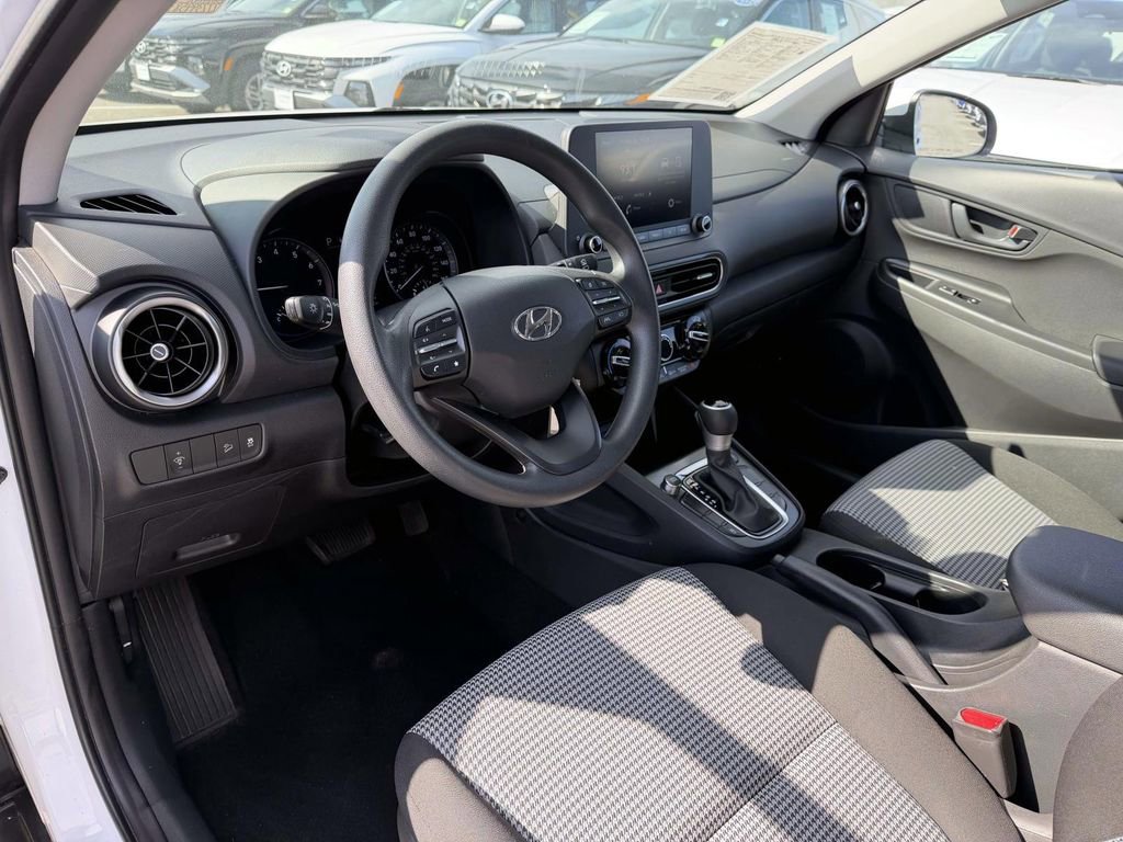 Certified 2023 Hyundai Kona SE w/ Cargo Package image 8