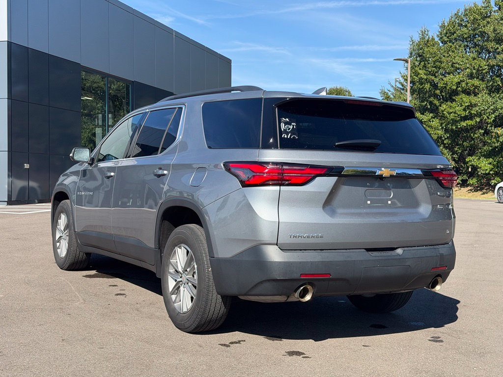 Used 2023 Chevrolet Traverse LT FWD image 4