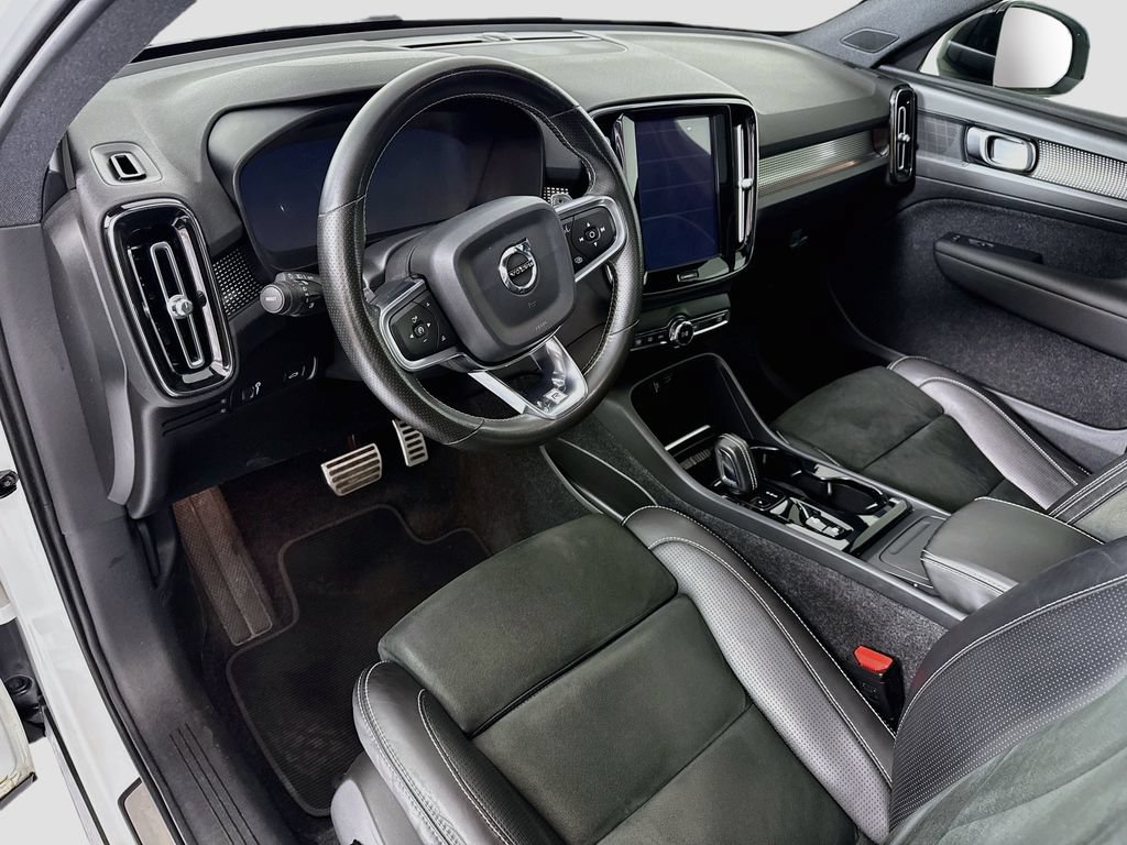 Used 2019 Volvo XC40 T5 R-Design AWD/4WD image 9