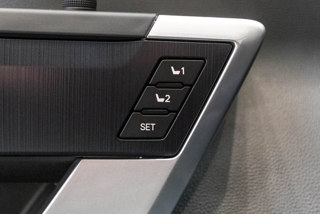 Used 2024 Toyota Tundra Platinum AWD/4WD image 23