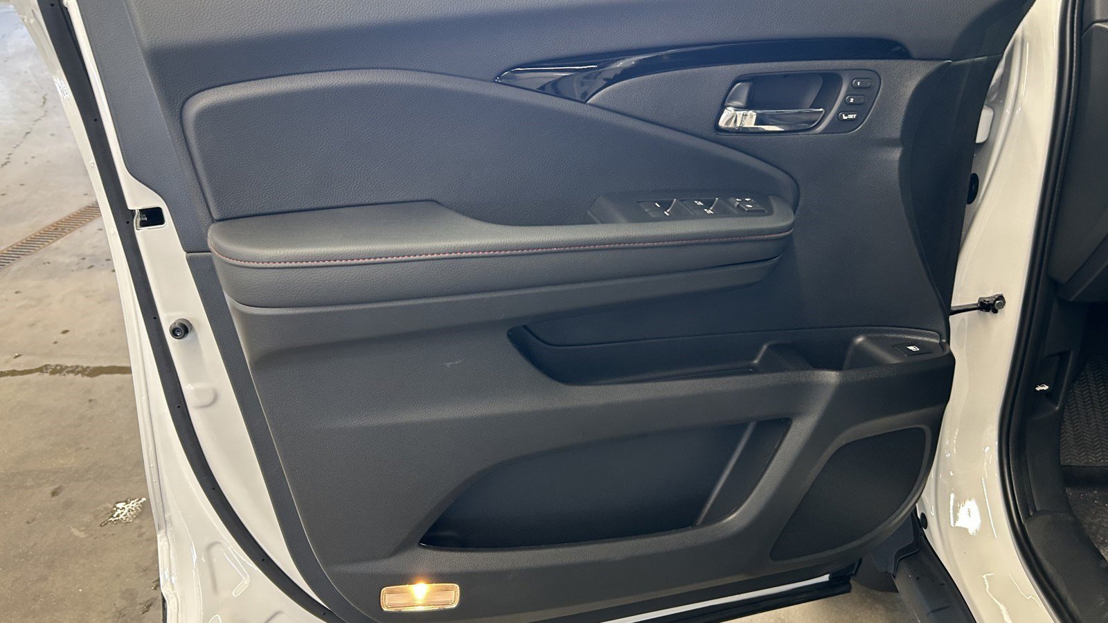 New 2026 Honda Ridgeline Black Edition image 10