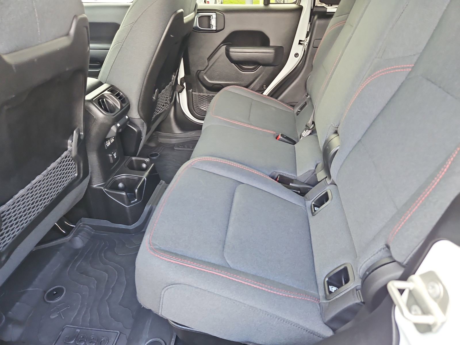 Used 2024 Jeep Gladiator Rubicon w/ Safety Group AWD/4WD image 18