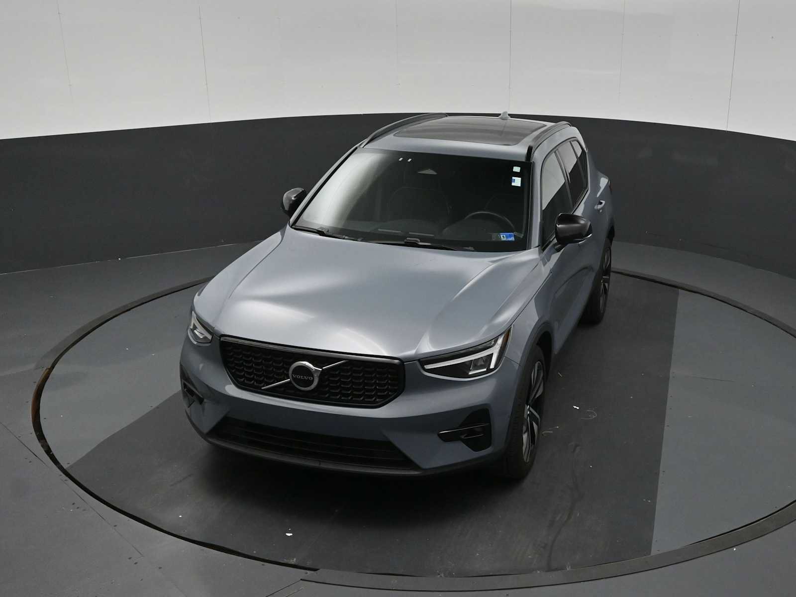 Used 2023 Volvo XC40 B5 Plus w/ Driver Assist Package AWD/4WD image 36