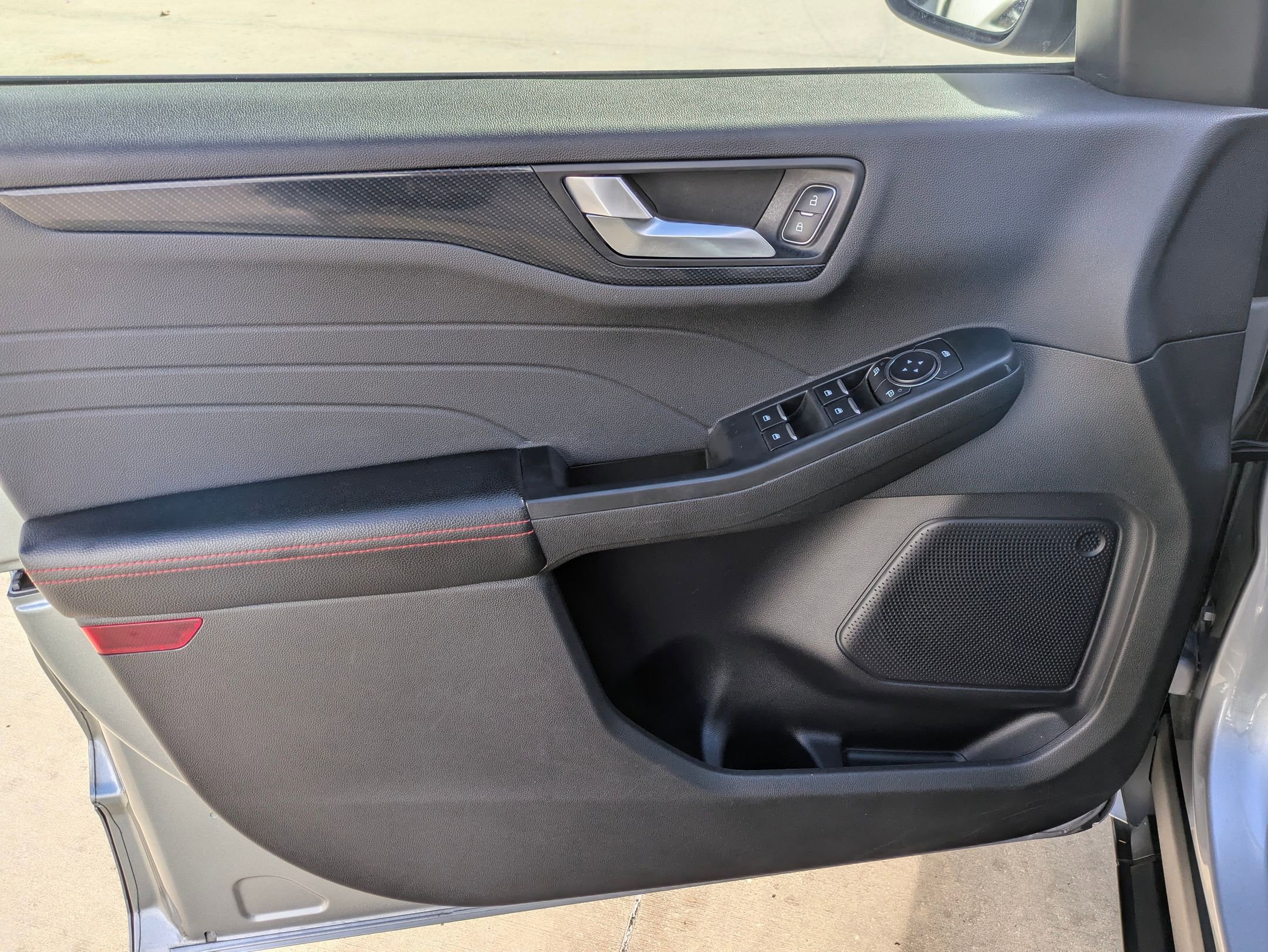 Used 2024 Ford Escape ST-Line image 11