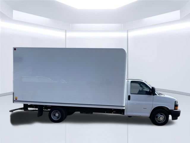 Used 2018 Chevrolet Express 3500 Extended RWD image 4