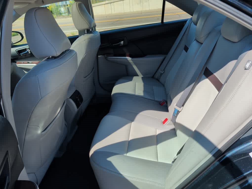 Used 2013 Toyota Camry XLE w/ Leather Pkg FWD image 11