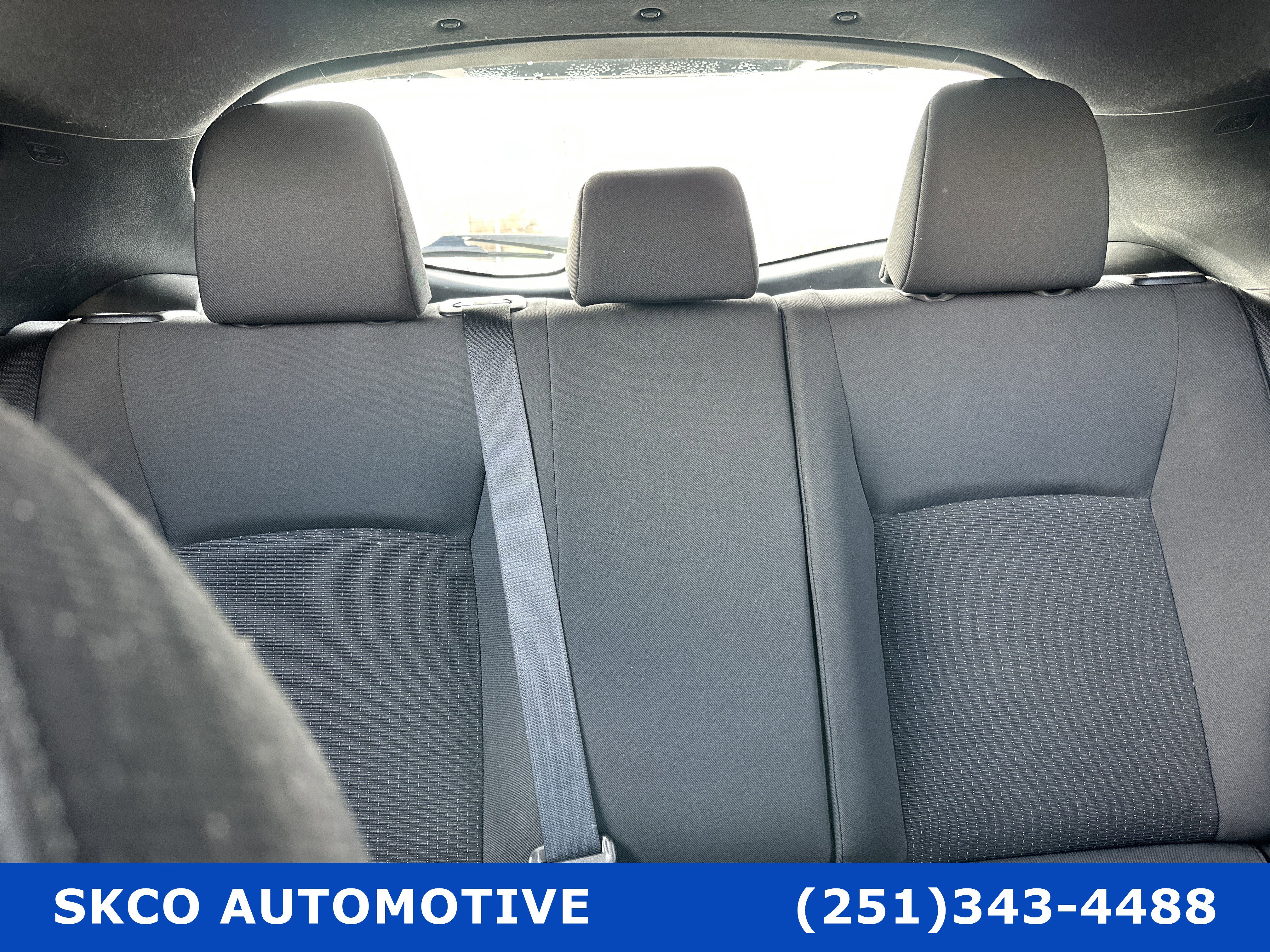 Used 2019 Toyota C-HR LE image 27