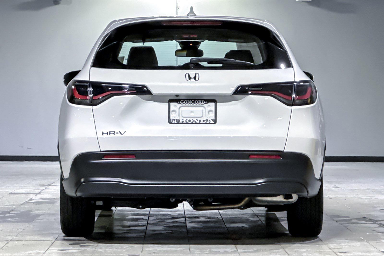 Used 2023 Honda HR-V LX image 9