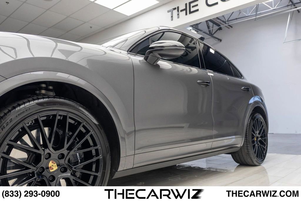 Used 2023 Porsche Cayenne Turbo AWD/4WD image 11