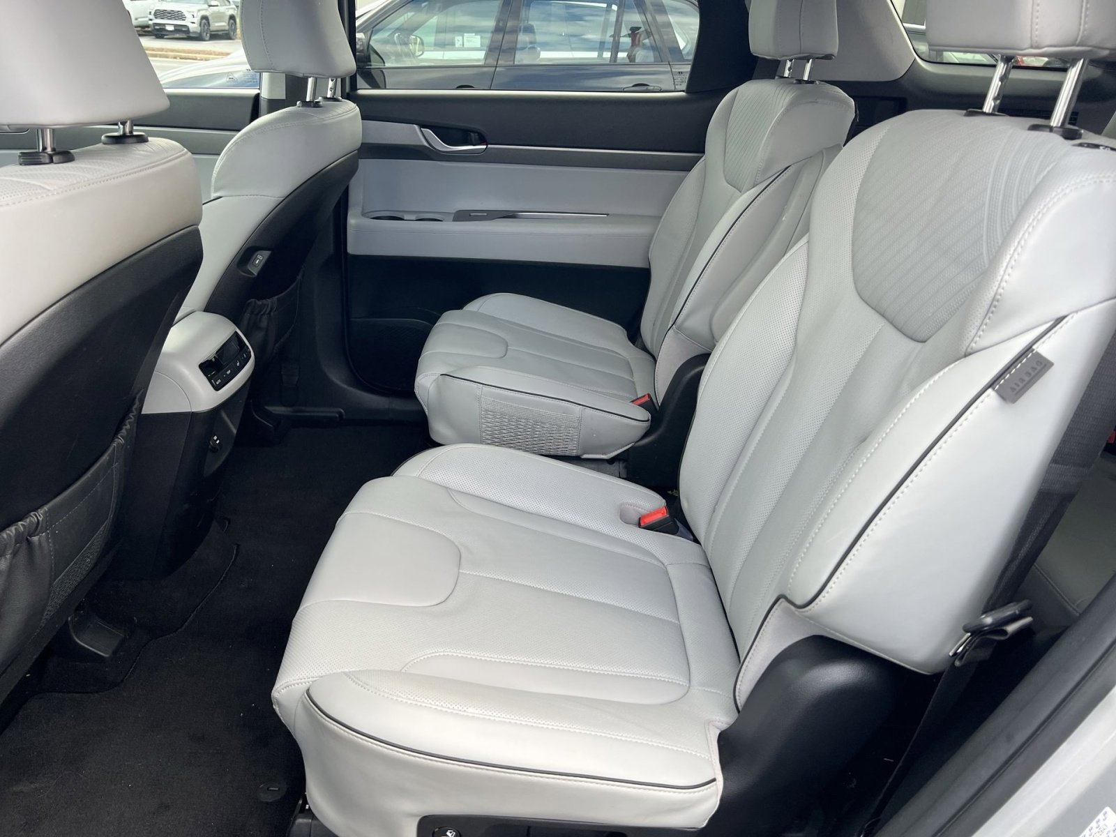 Used 2024 Hyundai Palisade SEL image 23