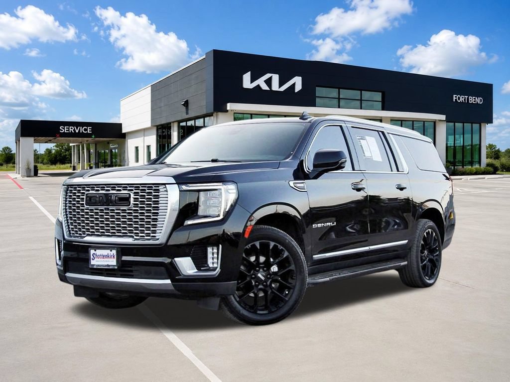 Used 2021 GMC Yukon XL Denali w/ LPO, Illumination Package AWD/4WD image 1