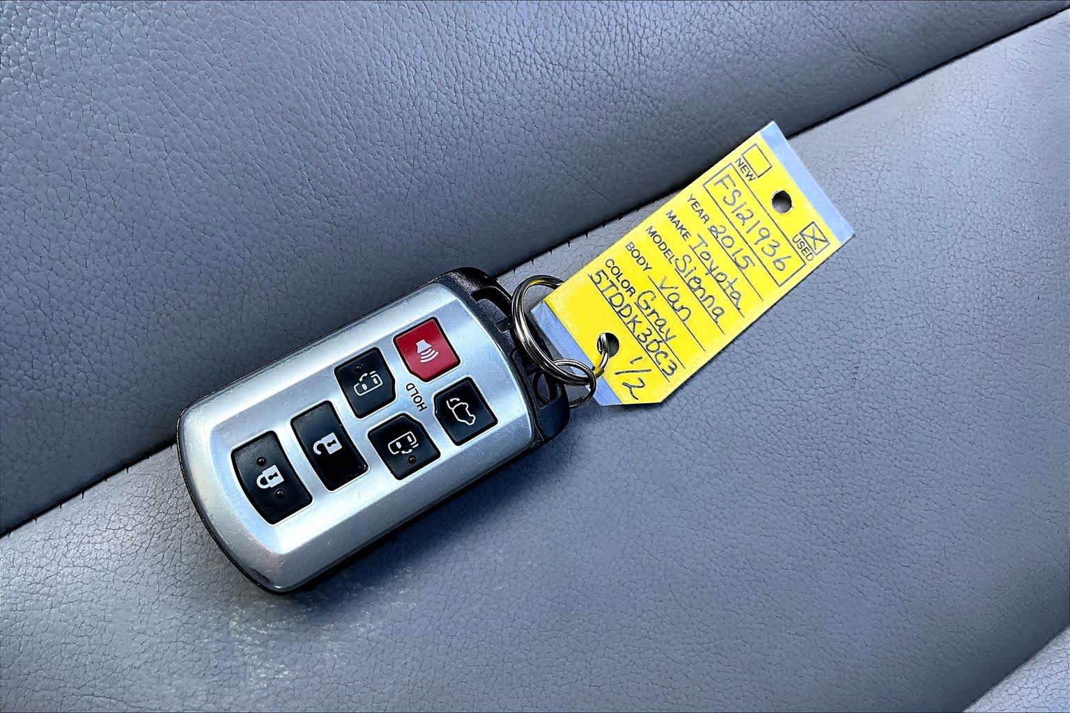 Used 2015 Toyota Sienna XLE w/ XLE Navigation Package AWD/4WD image 15