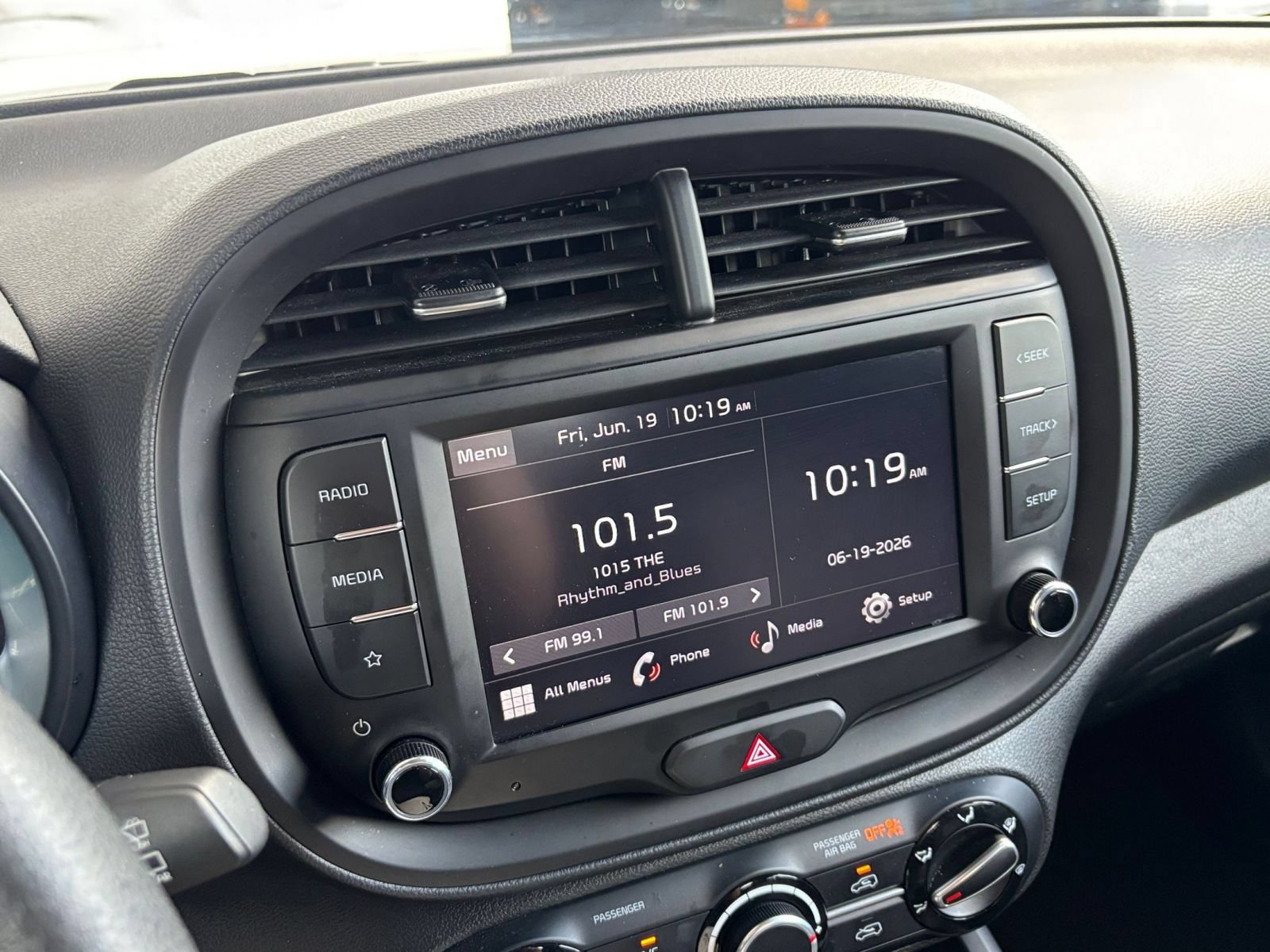 Used 2025 Kia Soul LX w/ LX Technology Package FWD image 20
