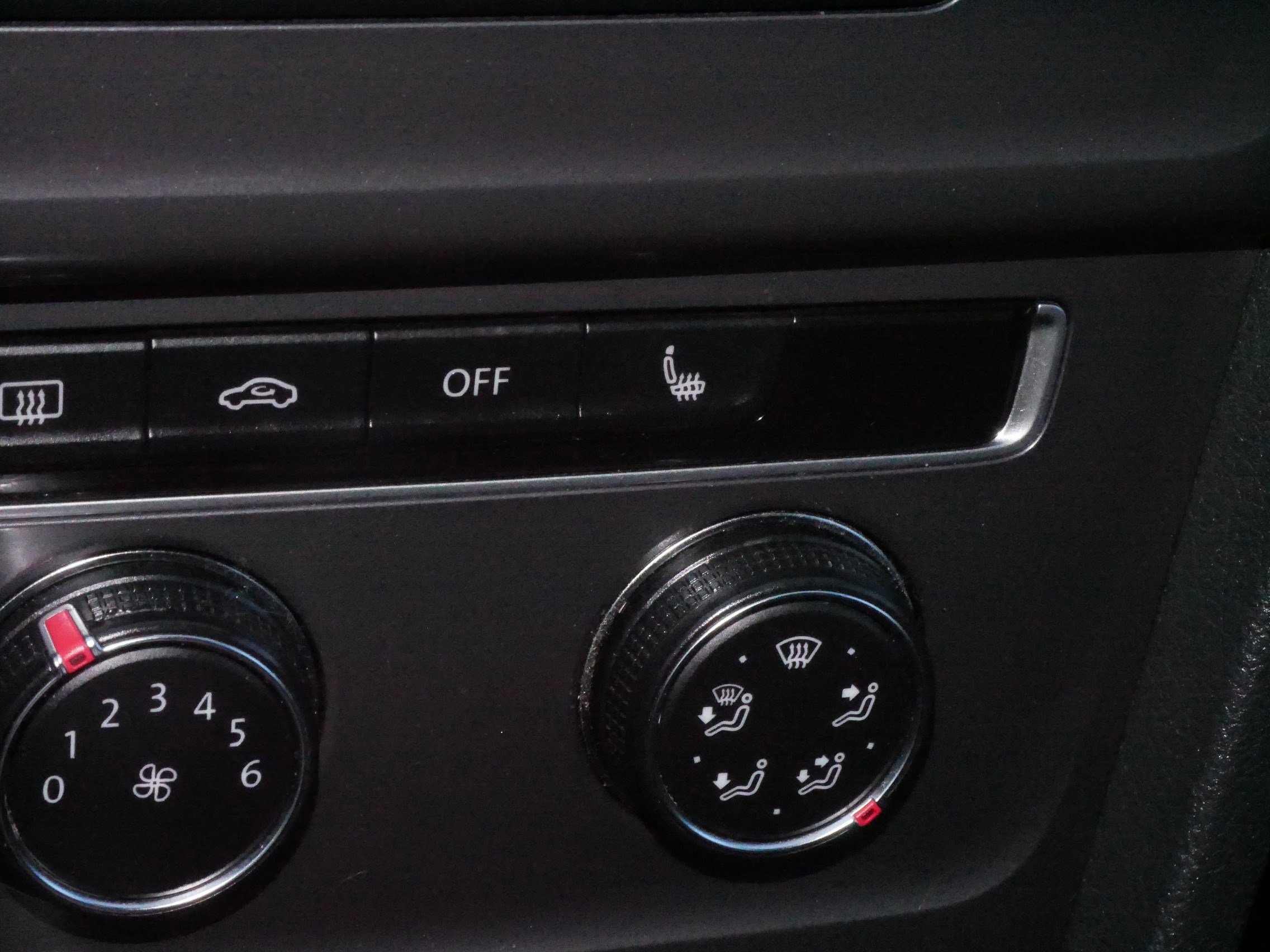 Used 2017 Volkswagen Golf Alltrack S image 28