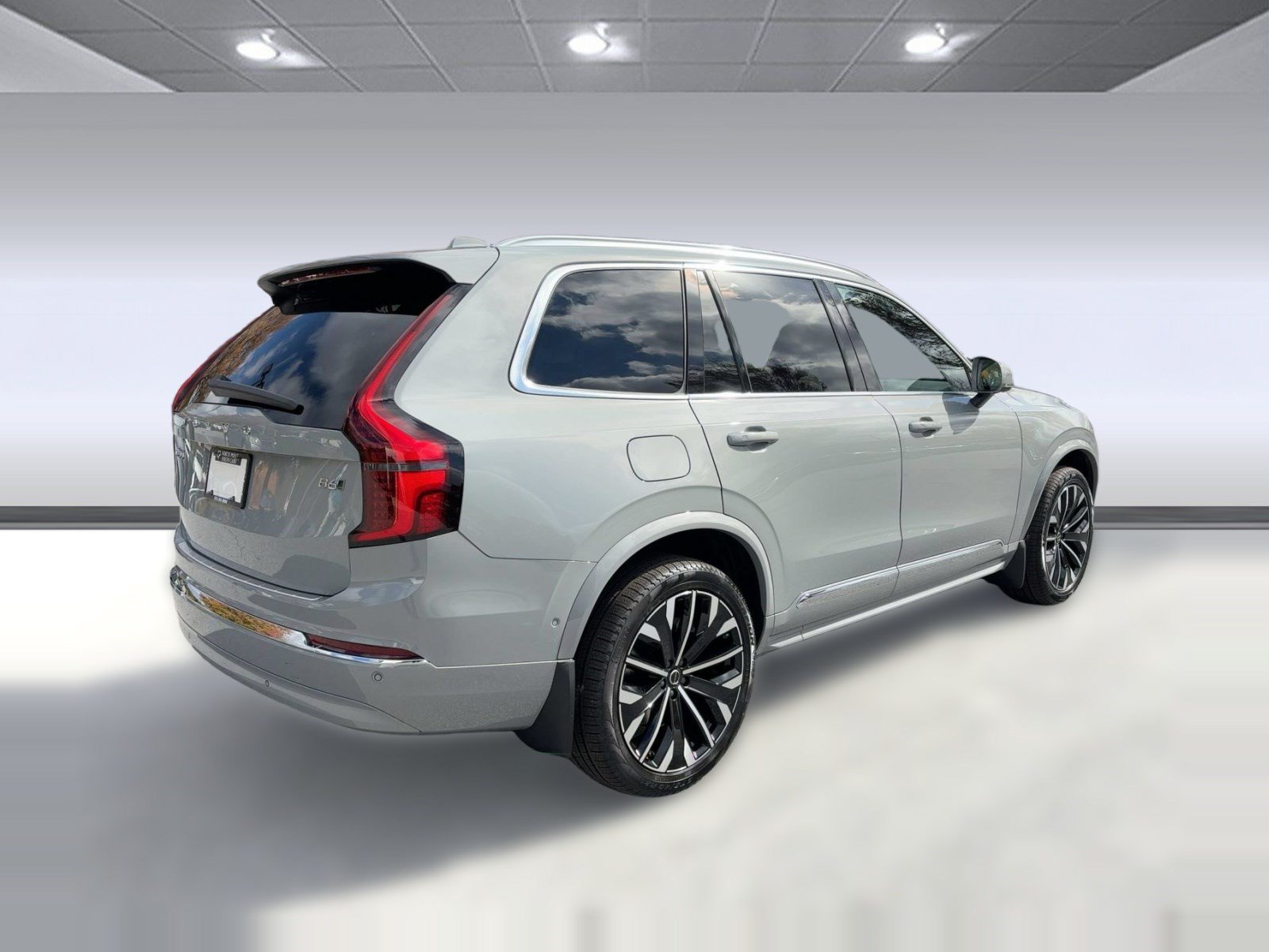 Certified 2026 Volvo XC90 B6 Plus w/ Protection Package AWD/4WD image 9