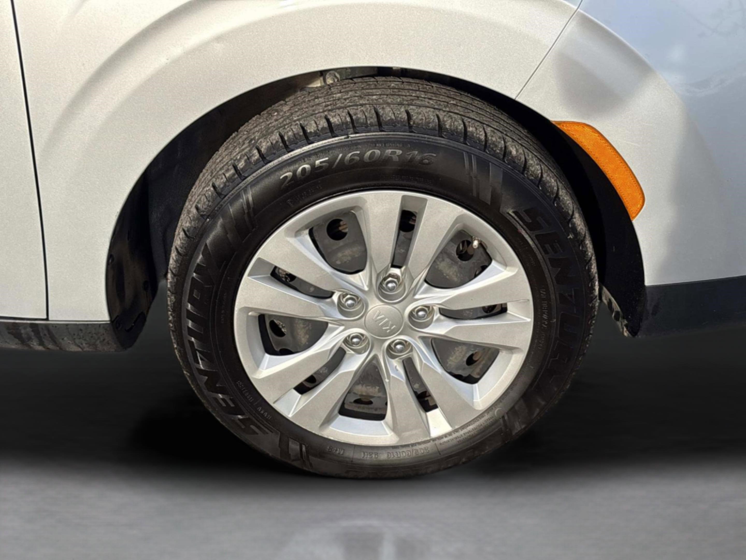 Used 2020 Kia Soul LX image 9