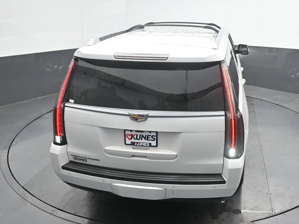 Used 2018 Cadillac Escalade ESV Premium Luxury AWD/4WD image 31