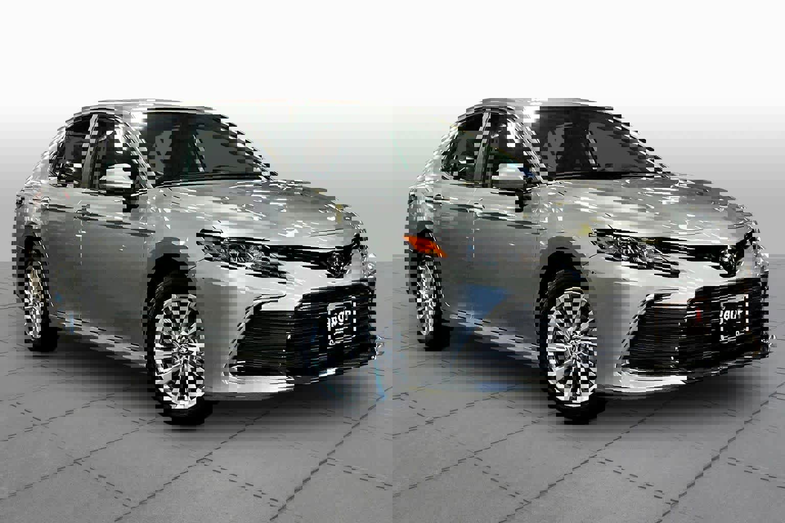 Used 2023 Toyota Camry LE image 3