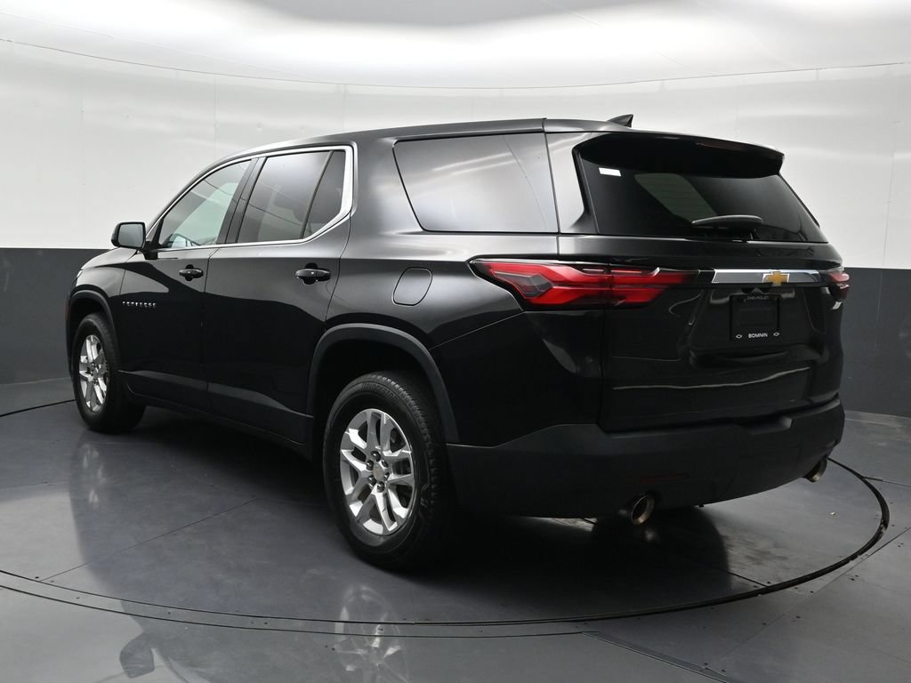 Used 2022 Chevrolet Traverse LS FWD image 3