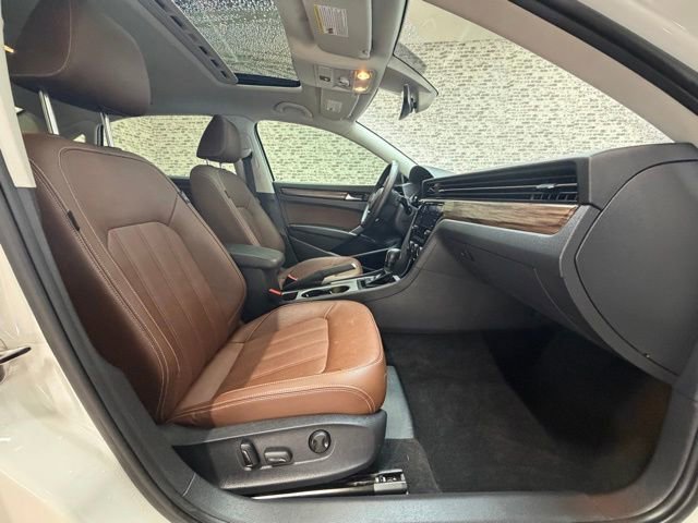 Used 2022 Volkswagen Passat 2.0T FWD image 9
