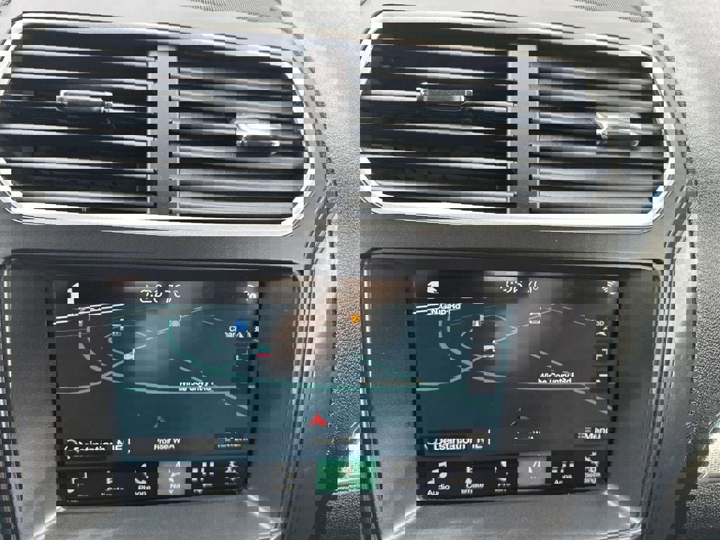 Used 2018 Ford Explorer XLT w/ Equipment Group 202A image 24