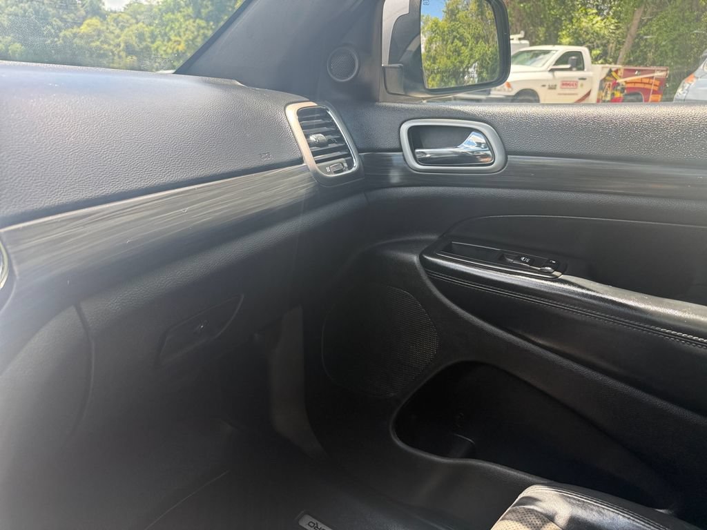 Used 2019 Jeep Grand Cherokee Altitude RWD image 24