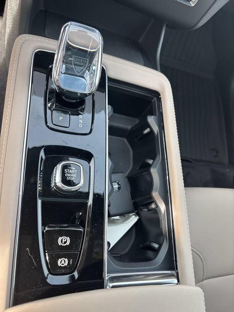 New 2026 Volvo XC90 T8 Plus w/ Protection Package Premier AWD/4WD image 25