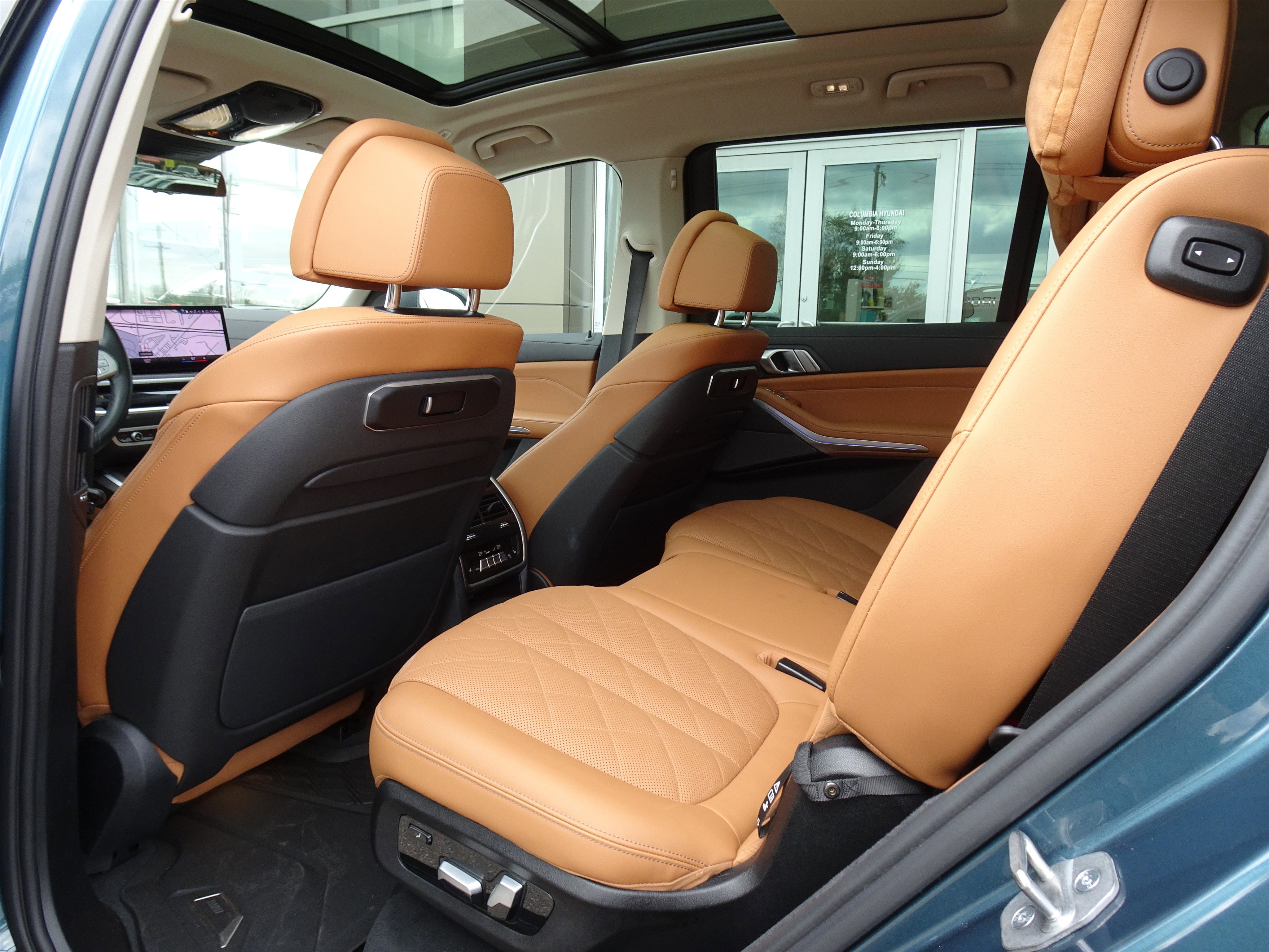 Used 2023 BMW X7 xDrive40i w/ Premium Package image 18