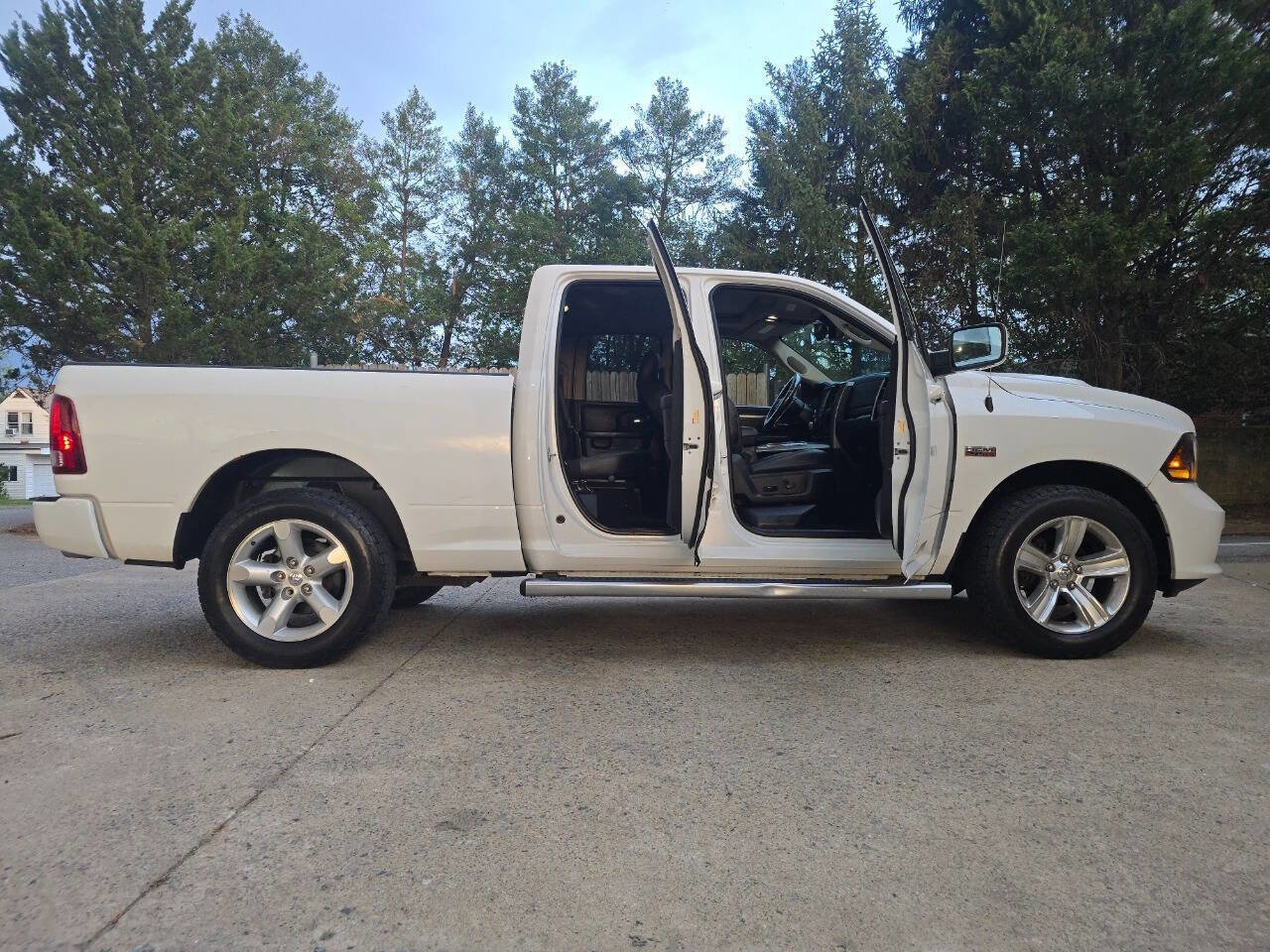 Used 2015 RAM 1500 Sport w/ Sport Premium Group AWD/4WD image 3