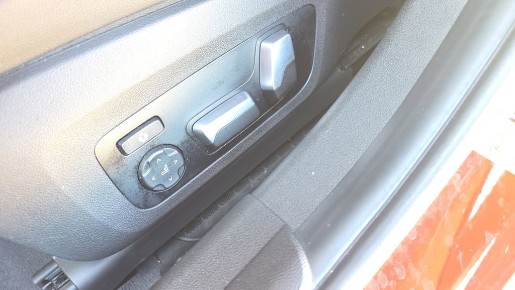 Used 2019 BMW 330i Sedan image 16