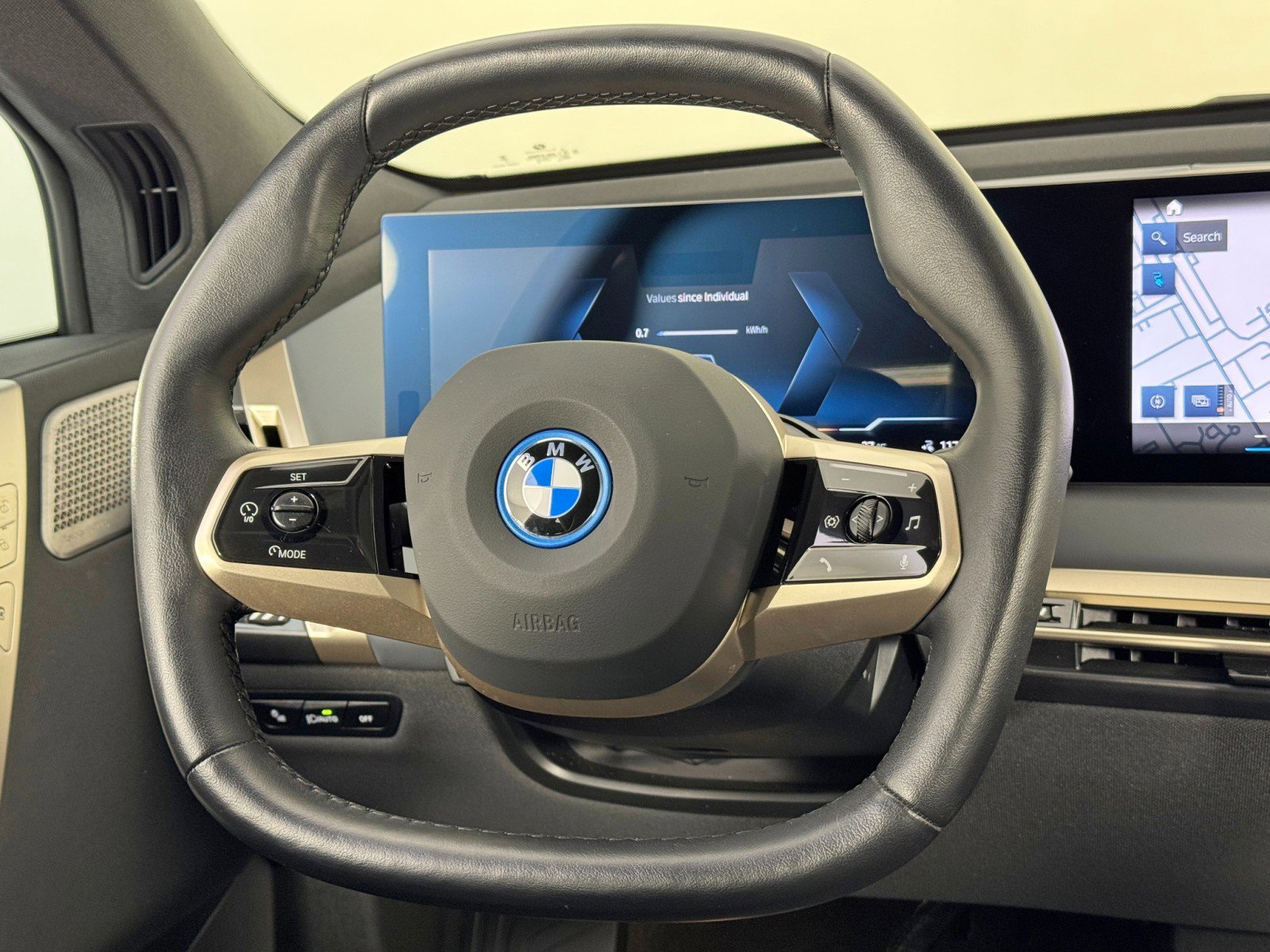 Used 2023 BMW iX M60 w/ Executive Package image 23