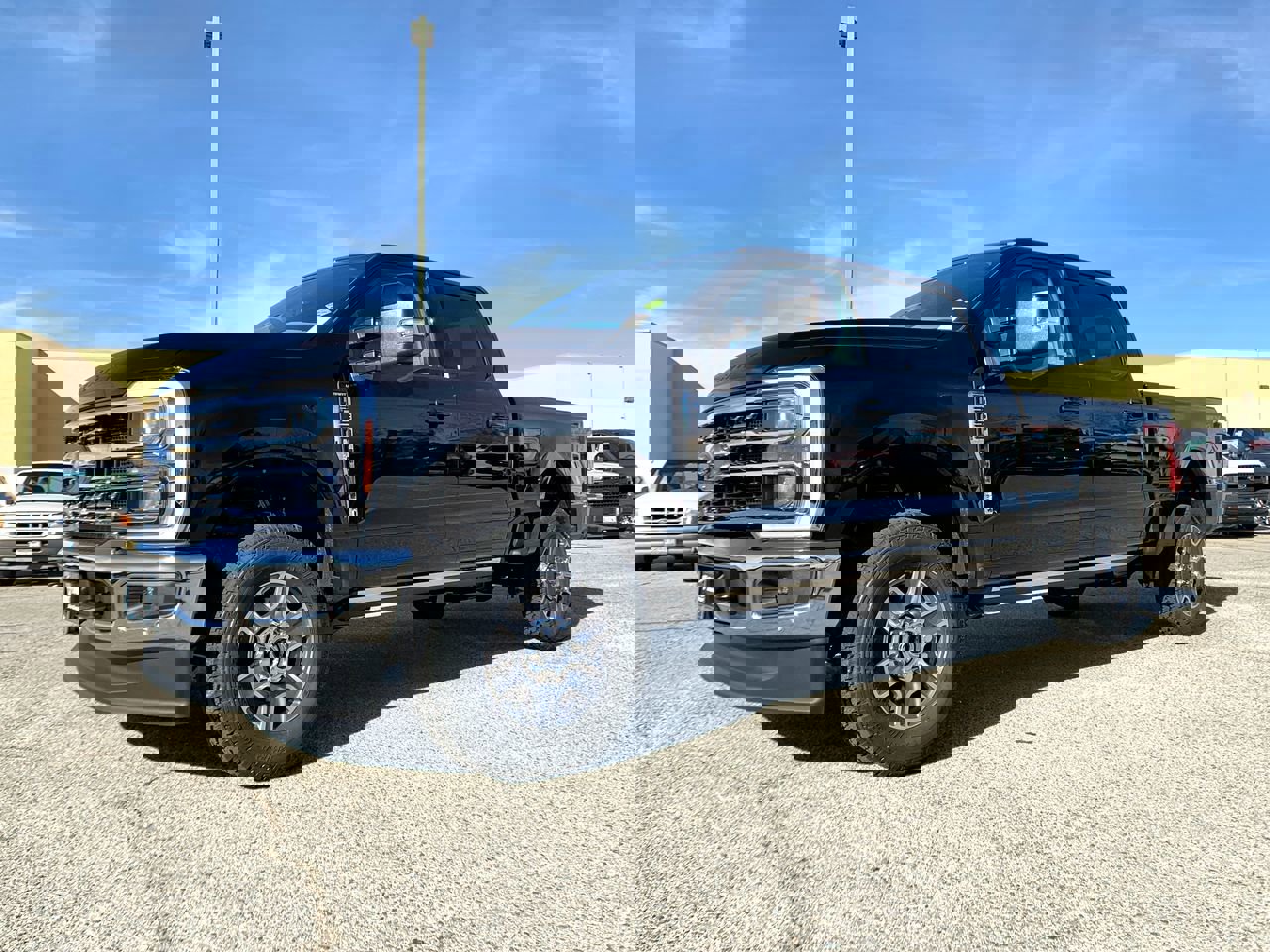 New 2025 Ford F250 Lariat w/ Lariat Ultimate Package video 1
